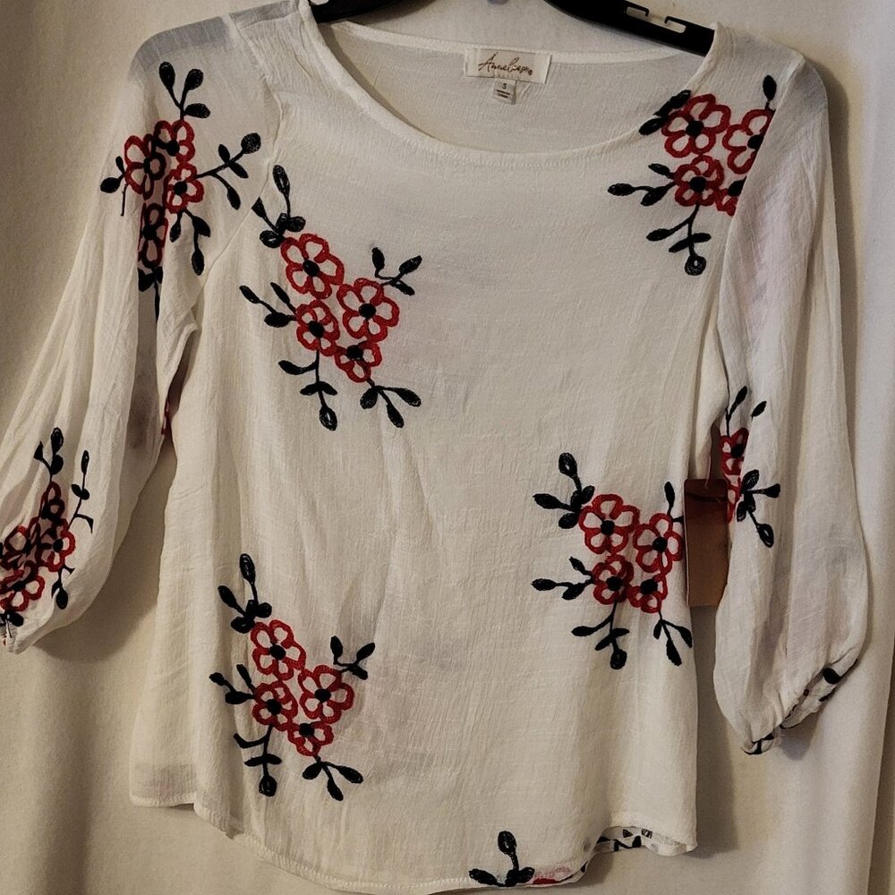 ANNE LIEGE WHITE WITH RED EMBROIDRED FLOWERS
